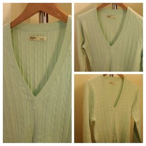 Old Navy Size L Light Green V-neck sweater